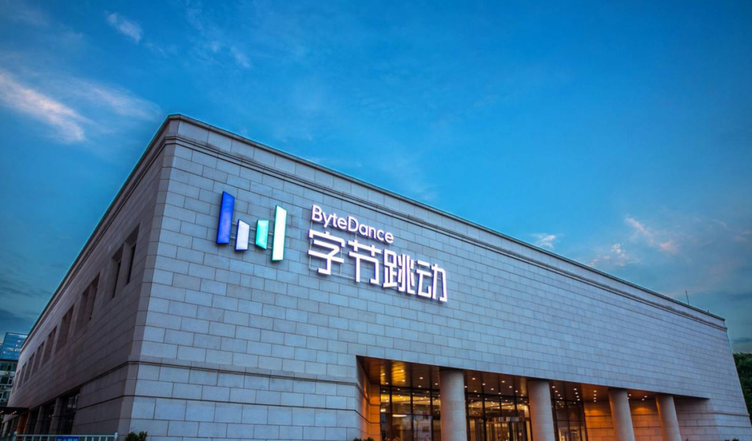 朝夕光年与凯撒文化签署为期10年的战略合作协议