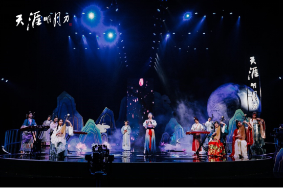 “穿着华服姗姗来迟的尖子生”，《天涯明月刀》IP 国风嘉年华