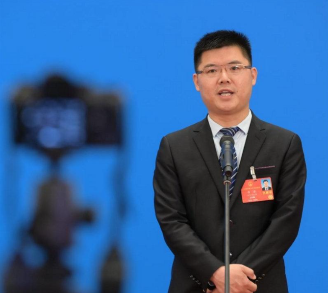 全国人大代表提议：禁止明星代言网络游戏