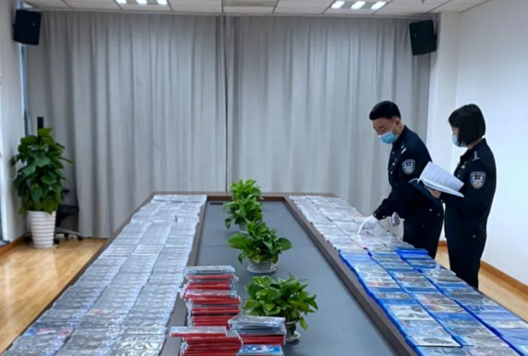 宁波海关查获价值220万的走私游戏光盘