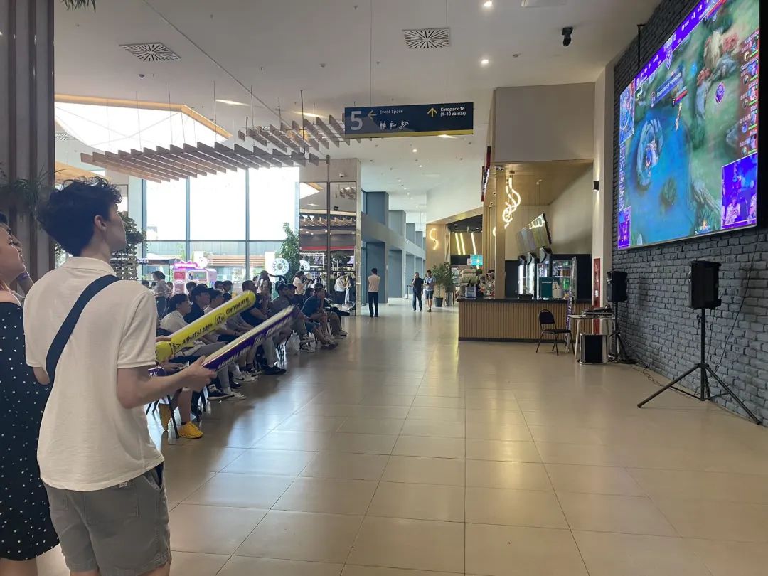 这款海外最火的MOBA，正在中亚掀起电竞狂欢